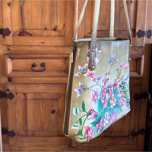 Beautiful Floral Hand Painted Shoulder Bag - Picture 8 of 12